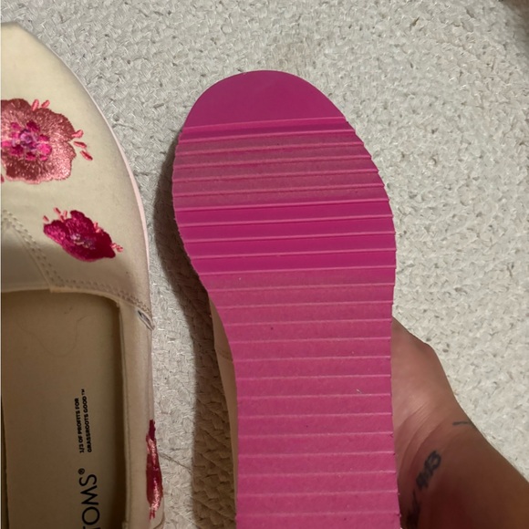 TOMS Platforms - Picture 2 of 3